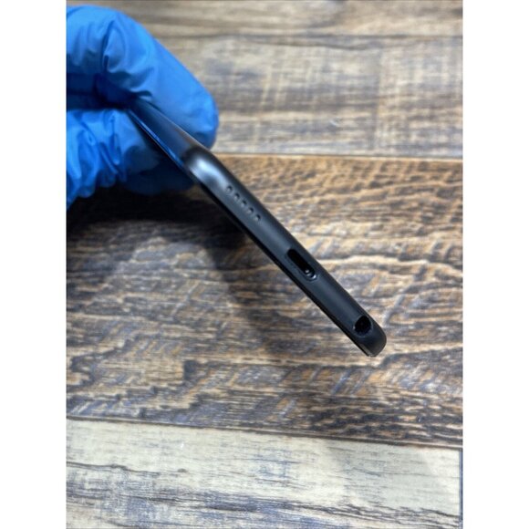 Apple iPod Touch 6th  Generation Gray 32GB Model:442A2 W/ Adapter y Cable - Picture 6 of 8